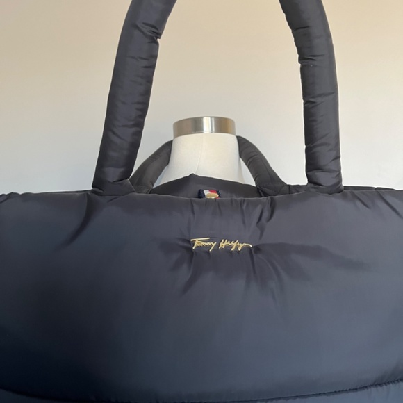 Tommy Hilfiger Large Puffy Quilted Tote Ames Logo Travel Black Shoulder Bag‎ - Picture 2 of 5